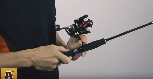 блано снащен катушкой Akara Fish Point FPF1000 